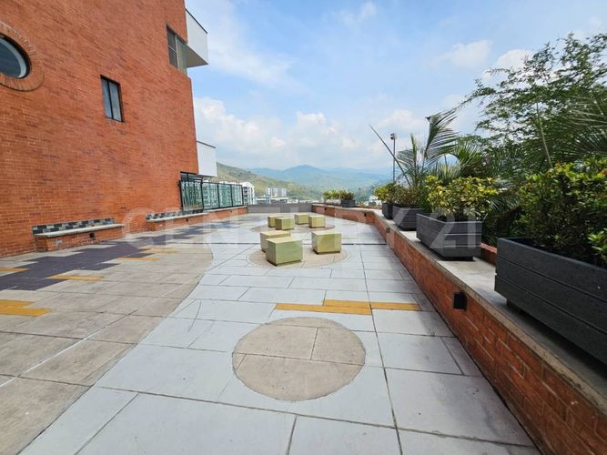 Apartamento de 4 alcobas en venta en Arboledas, Cali, 240 m² · foto 13 de 20