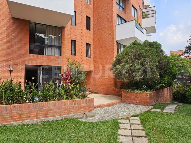 Apartamento de 4 alcobas en venta en Arboledas, Cali, 240 m² · foto 18 de 20