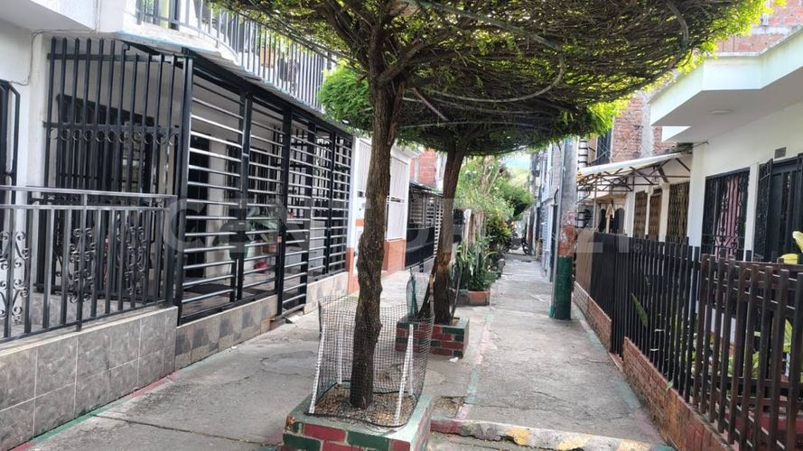 Casa de 4 alcobas en venta en Quintas De Salomia, Cali, 195 m² · foto 2 de 10