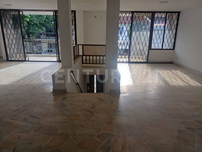 Casa de 5 alcobas en venta en El Limonar, Cali, 220 m² · foto 2 de 22