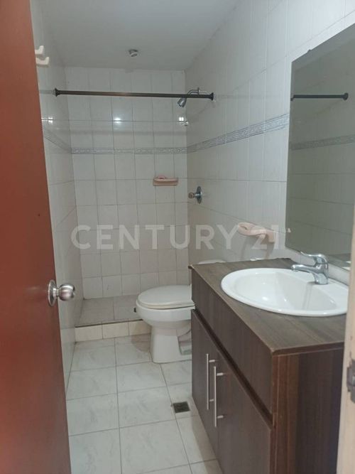 Casa de 5 alcobas en venta en El Limonar, Cali, 220 m² · foto 5 de 22