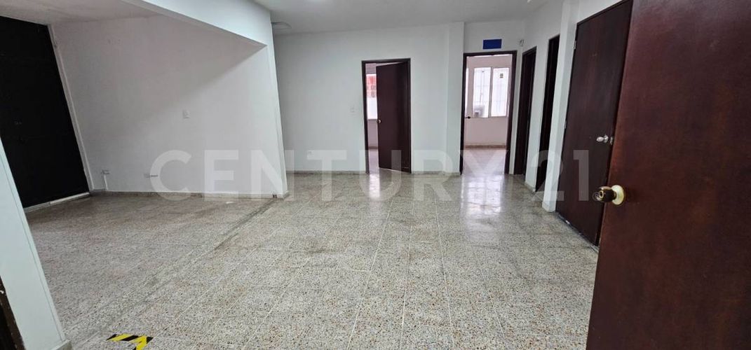 Consultorio en arriendo en Tequendama, Cali, 520 m² · foto 2 de 19