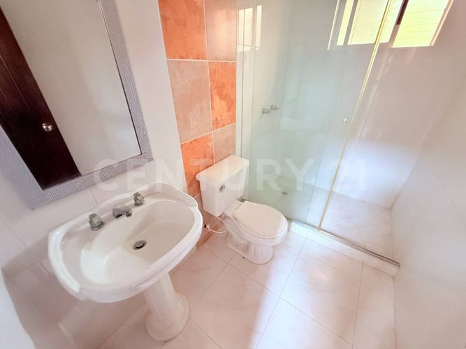 Casa de 5 alcobas en venta en El Castillo, Cali, 250 m² · foto 4 de 22