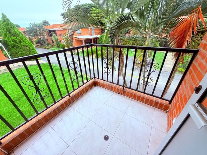 Casa de 5 alcobas en venta en El Castillo, Cali, 250 m² · foto 19 de 22