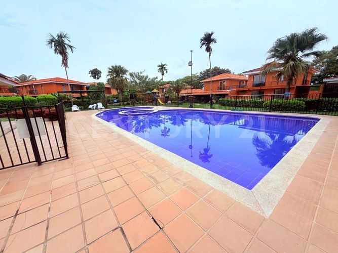 Casa de 5 alcobas en venta en El Castillo, Cali, 250 m² · foto 21 de 22