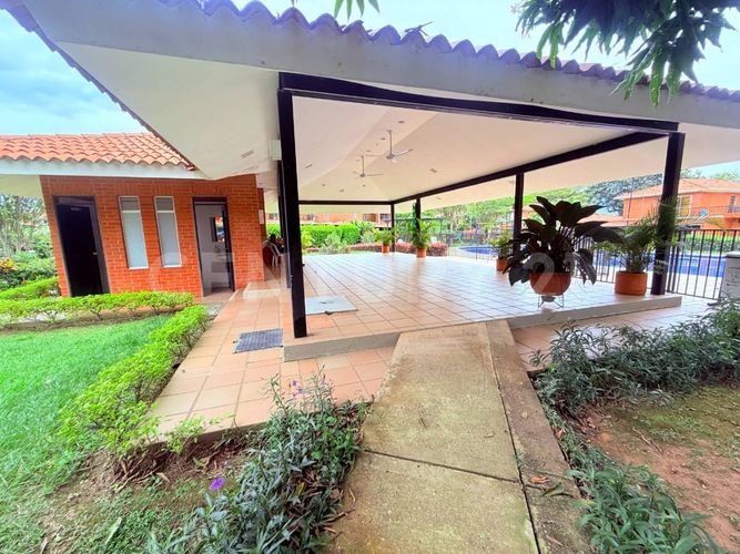 Casa de 5 alcobas en venta en El Castillo, Cali, 250 m² · foto 22 de 22