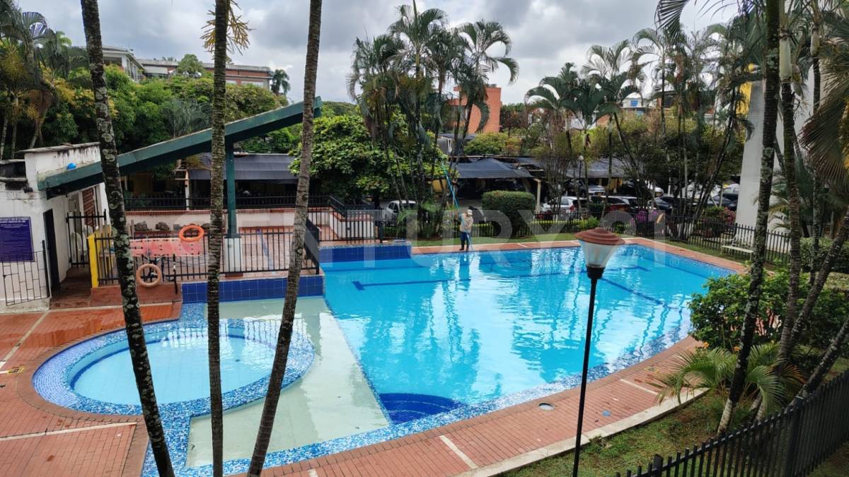 Apartamento en venta en La Arboleda, Cali · foto 3 de 17