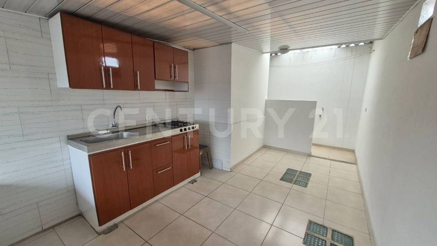 Casa de 4 alcobas en venta en El Tunal, Bogotá, 70 m² · foto 2 de 21