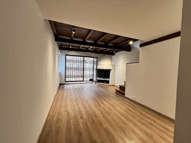 Casa de 2 alcobas en venta en Chicó Alto, Bogotá, 85 m² · foto 2 de 24