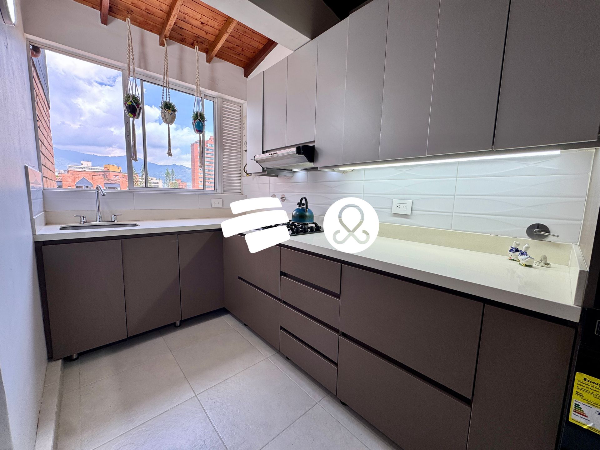 Apartamento en venta en El Poblado, Medellín 3