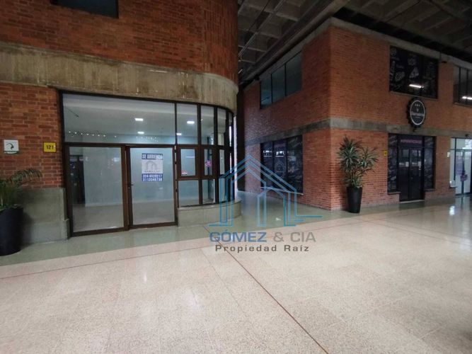 Local en arriendo en El Poblado, Medellín, 20 m² · foto 2 de 10