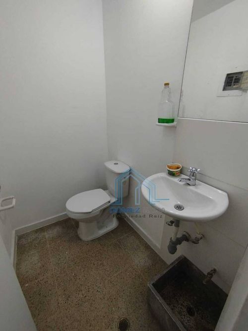 Local en arriendo en El Poblado, Medellín, 20 m² · foto 6 de 10