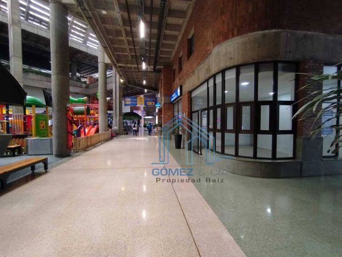 Local en arriendo en El Poblado, Medellín, 20 m² · foto 7 de 10