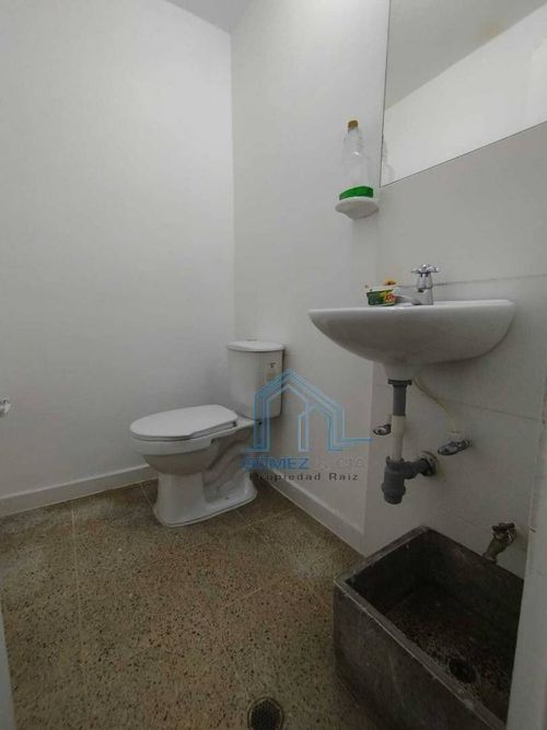 Local en arriendo en El Poblado, Medellín, 20 m² · foto 9 de 10