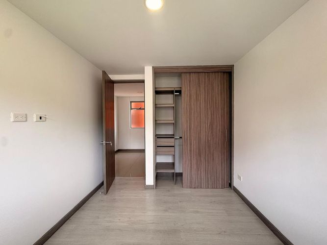 Apartamento de 3 alcobas en venta en San Jose, Sabaneta, 97 m² · foto 13 de 17