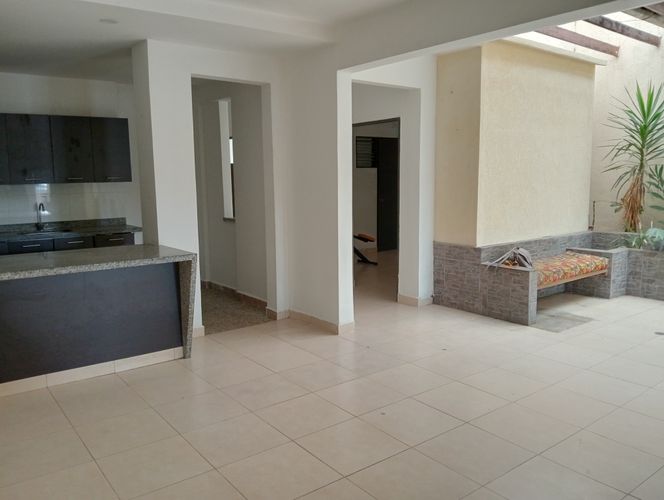 Casa en venta en Eucaristico, Cali · foto 2 de 24
