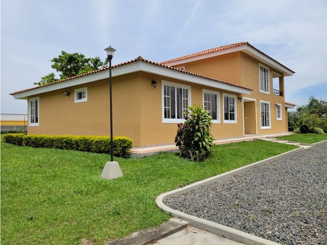 Casa de 5 alcobas en venta en Tribunas Corcega, Pereira, 400 m² · foto 4 de 24