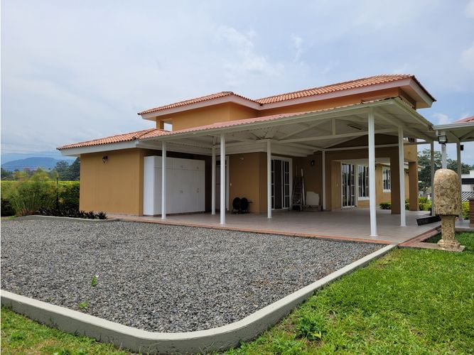 Casa de 5 alcobas en venta en Tribunas Corcega, Pereira, 400 m² · foto 5 de 24