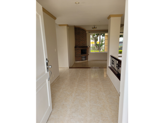 Casa de 5 alcobas en venta en Tribunas Corcega, Pereira, 400 m² · foto 7 de 24