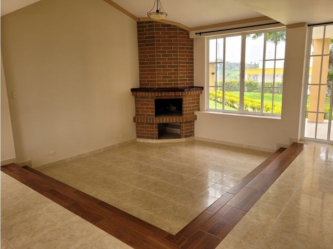 Casa de 5 alcobas en venta en Tribunas Corcega, Pereira, 400 m² · foto 8 de 24