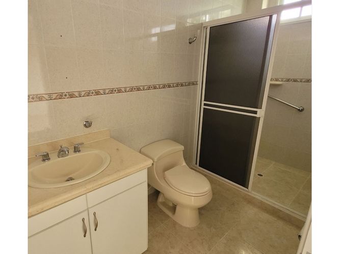 Casa de 5 alcobas en venta en Tribunas Corcega, Pereira, 400 m² · foto 17 de 24