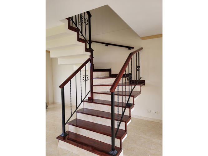 Casa de 5 alcobas en venta en Tribunas Corcega, Pereira, 400 m² · foto 21 de 24