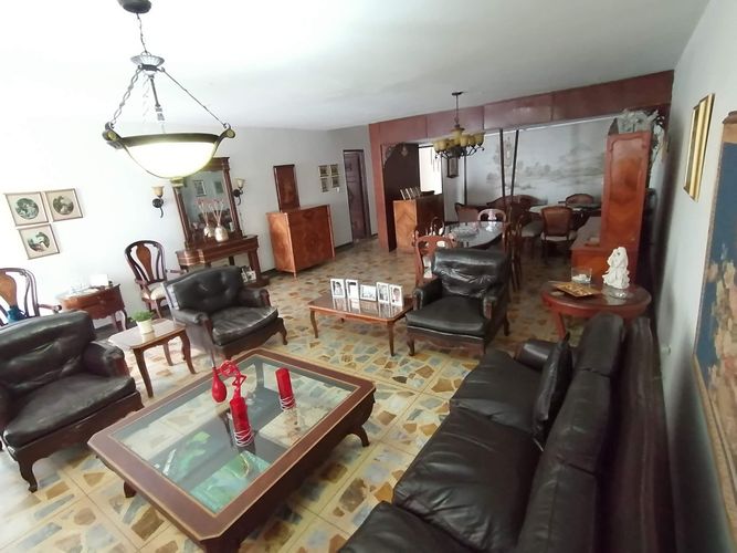 Casa de 4 alcobas en venta en Santa Teresita, Cali, 429 m² · foto 3 de 19