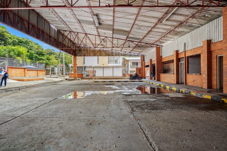 Local en arriendo en Unicentro Cali, Cali, 784 m² · foto 5 de 13