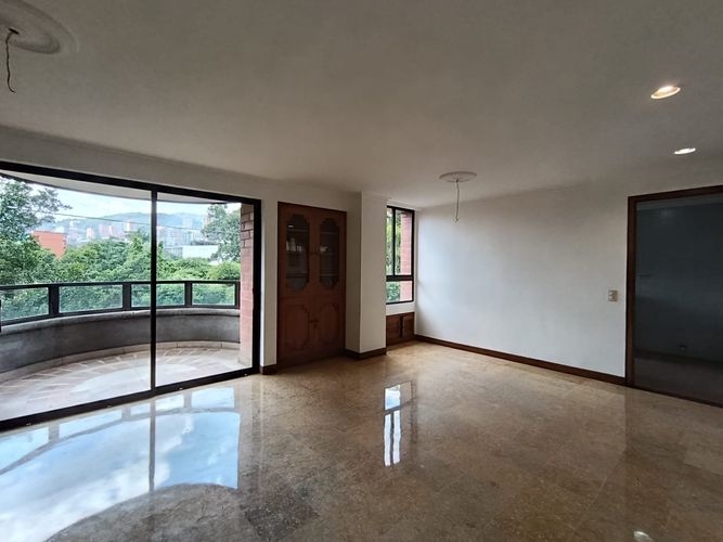 Apartamento de 3 alcobas en arriendo en Las Lomas, Medellín, 160 m² · foto 2 de 20