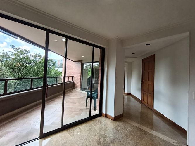 Apartamento de 3 alcobas en arriendo en Las Lomas, Medellín, 160 m² · foto 8 de 20
