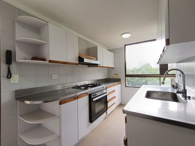 Apartamento de 3 alcobas en arriendo en Las Lomas, Medellín, 160 m² · foto 11 de 20