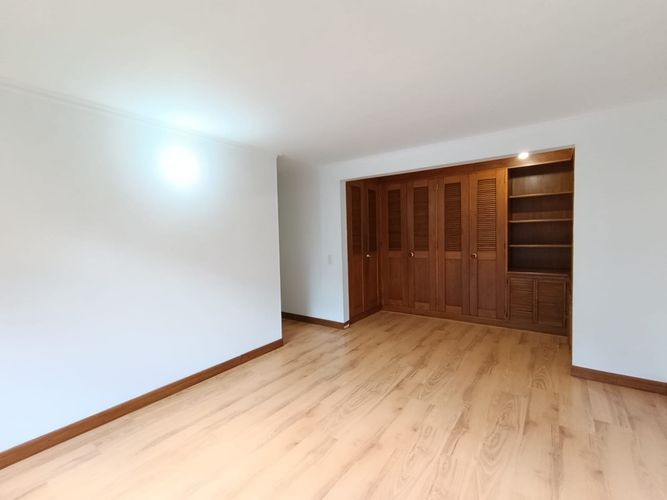 Apartamento de 3 alcobas en arriendo en Las Lomas, Medellín, 160 m² · foto 13 de 20