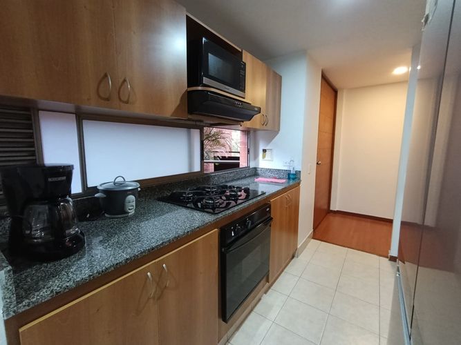 Apartamento de 2 alcobas en arriendo en El Poblado, Medellín, 96 m² · foto 8 de 18