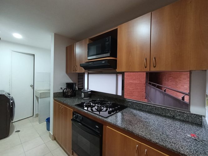 Apartamento de 2 alcobas en arriendo en El Poblado, Medellín, 96 m² · foto 10 de 18