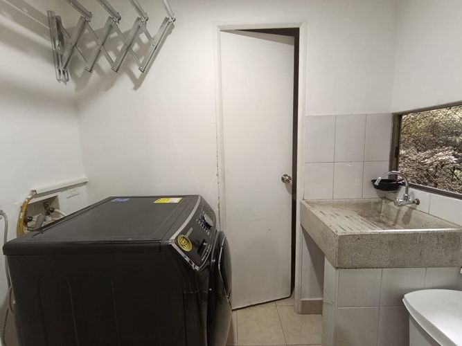 Apartamento de 2 alcobas en arriendo en El Poblado, Medellín, 96 m² · foto 12 de 18