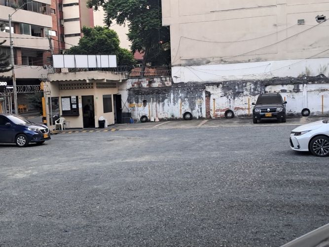 Lote en venta en Granada, Cali, 877 m² · foto 2 de 9