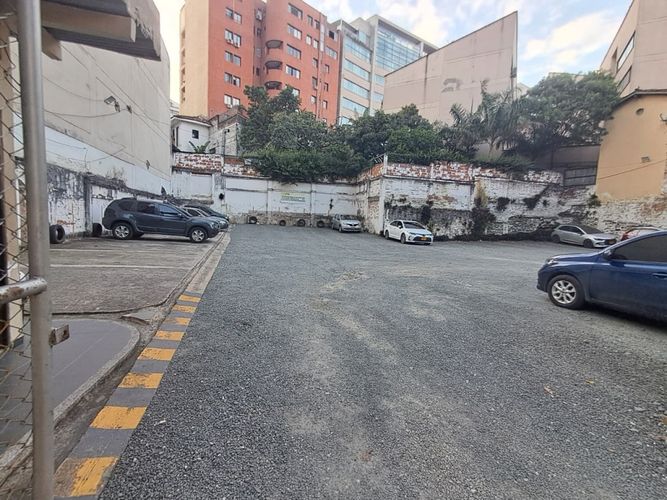 Lote en venta en Granada, Cali, 877 m² · foto 3 de 9