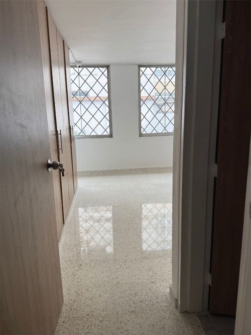 Casa de 8 alcobas en venta en La Flora, Cali, 313 m² · foto 19 de 24