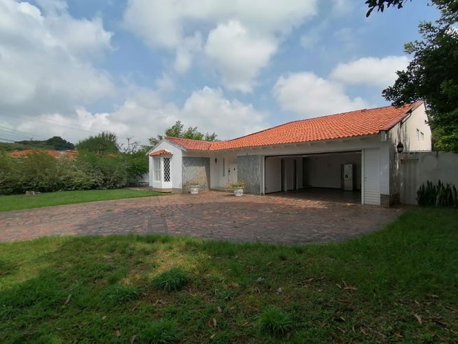 Casa de 3 alcobas en venta en Ciudad Jardin, Cali, 460 m² · foto 2 de 24