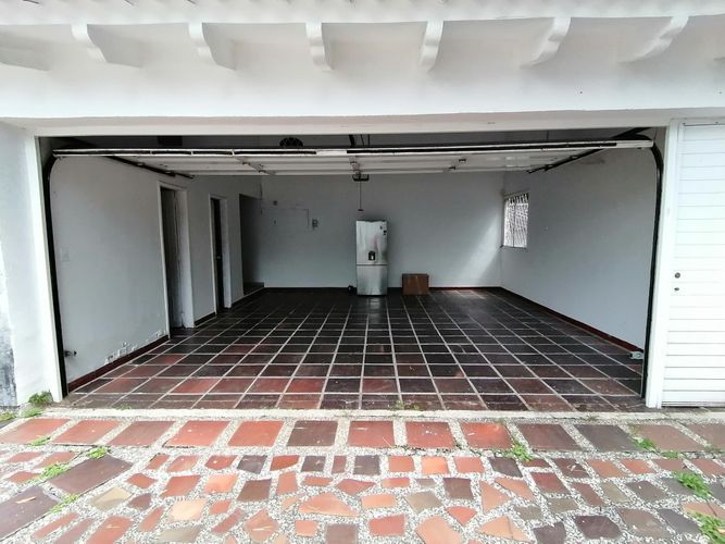 Casa de 3 alcobas en venta en Ciudad Jardin, Cali, 460 m² · foto 3 de 24