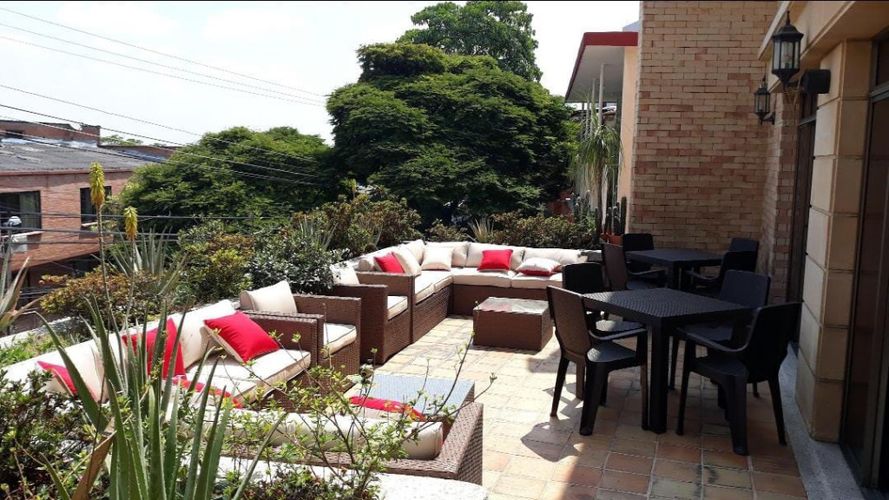 Casa de 8 alcobas en venta en Miraflores, Cali, 645 m² · foto 5 de 15