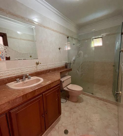 Casa de 8 alcobas en venta en Miraflores, Cali, 645 m² · foto 13 de 15