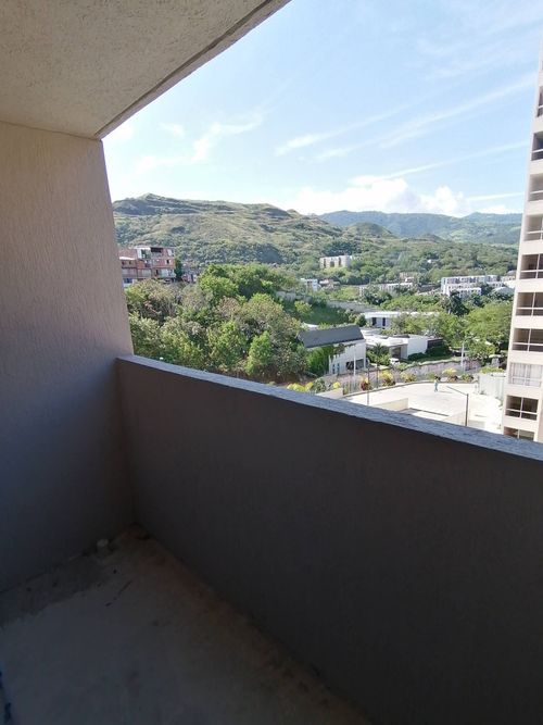 Apartamento de 2 alcobas en venta en Aguacatal, Cali, 56 m² · foto 4 de 24