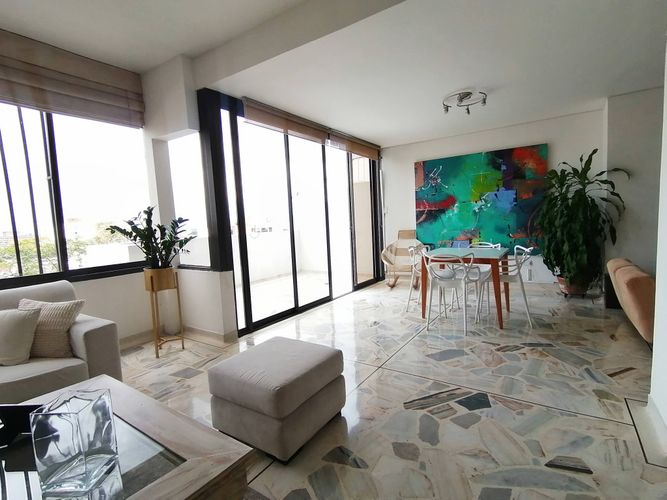Apartamento de 4 alcobas en venta en Santa Monica, Cali, 254 m² · foto 3 de 24