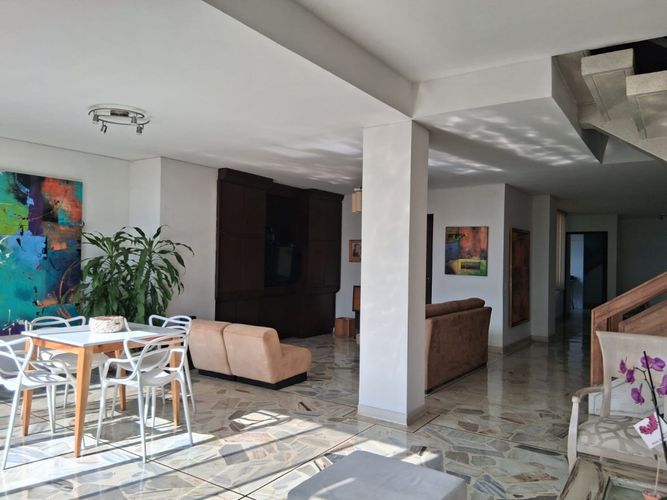 Apartamento de 4 alcobas en venta en Santa Monica, Cali, 254 m² · foto 5 de 24