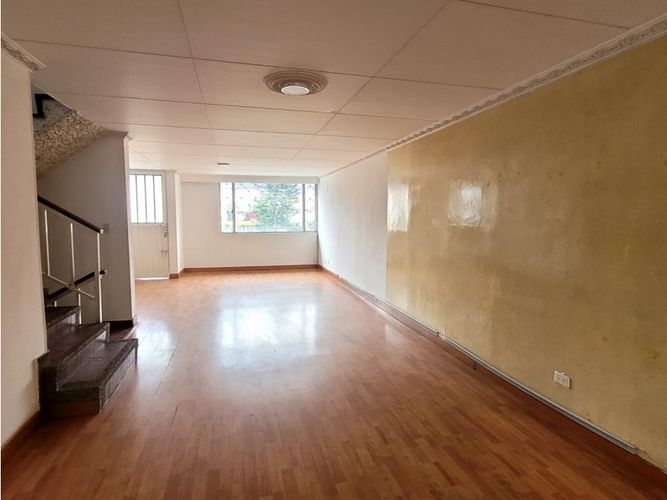 Apartamento de 4 alcobas en arriendo en Normandia, Bogotá, 247 m² · foto 2 de 18