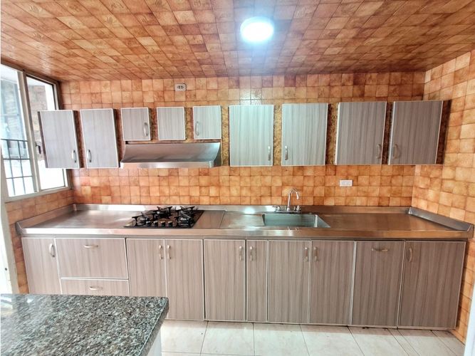 Apartamento de 4 alcobas en arriendo en Normandia, Bogotá, 247 m² · foto 3 de 18