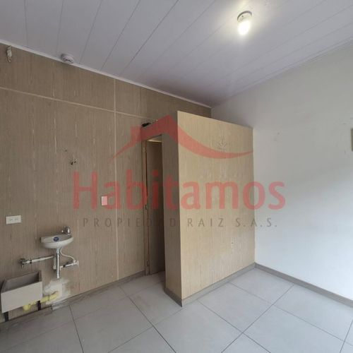 Local en arriendo en San Jose, Envigado, 9 m² · foto 2 de 5
