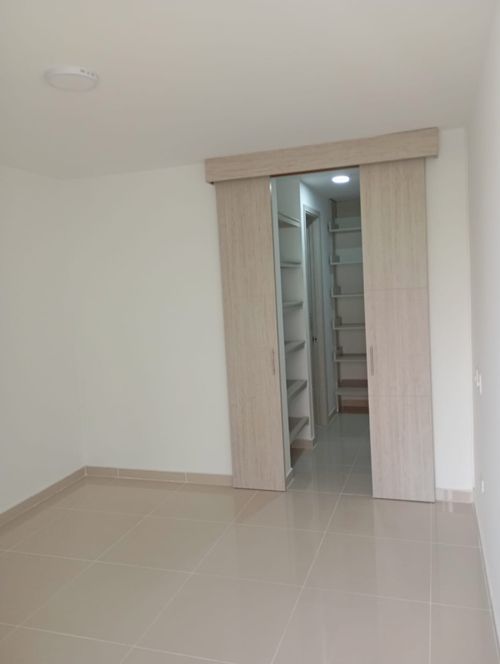 Apartamento de 3 alcobas en venta en Santa Isabel, Cali, 95 m² · foto 7 de 24