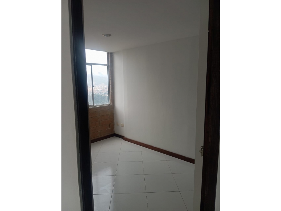 Apartamento en venta en Loma del Indio, Medellín 3